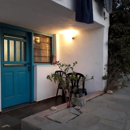 Sofia Studios Agia Anna  Luaran gambar